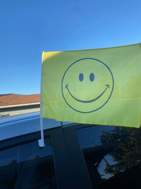 CAR DEALER SUPPLIES 50 pc Pack Car Window Clip On Flags Sale Happy Face Smile