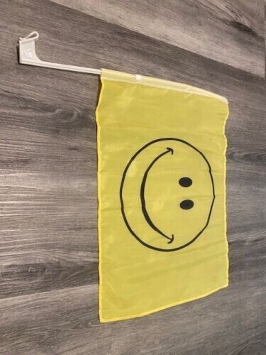 CAR DEALER SUPPLIES 10 pc Pack Car Window Clip On Flags Happy Face