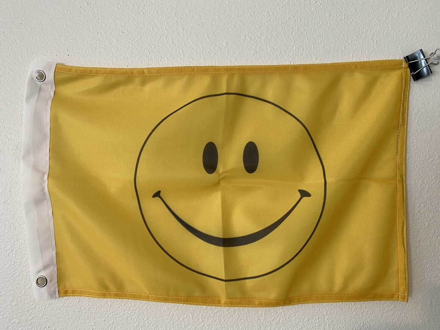 12 x 18  Smiley Smile Happy Face Flag  2 Grommets 3  Z13