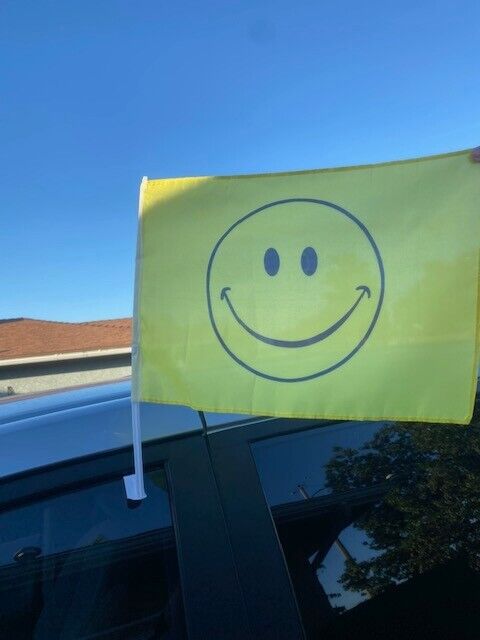 CAR DEALER SUPPLIES  20 Car Window Clip On Flag-HAPPY FACE