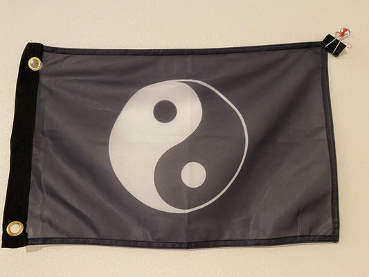 12" x 18" Yin Yang  Flag 12x18 House Banner Brass Grommets Super Polyester-Z15